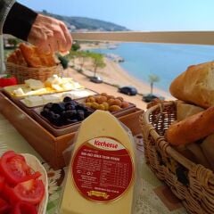 Kecheese Tam Yağlı İnek-Keçi Göbek Tulum Peyniri 1 Kg