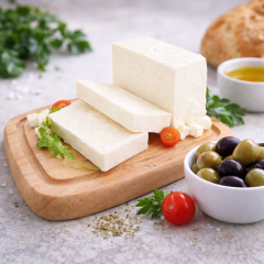 Türer Çiftliği Yarım Yağlı Beyaz Peynir 17 Kg Teneke